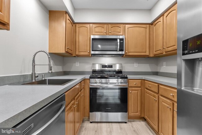 Building Photo - 115 Goldfinch Ct