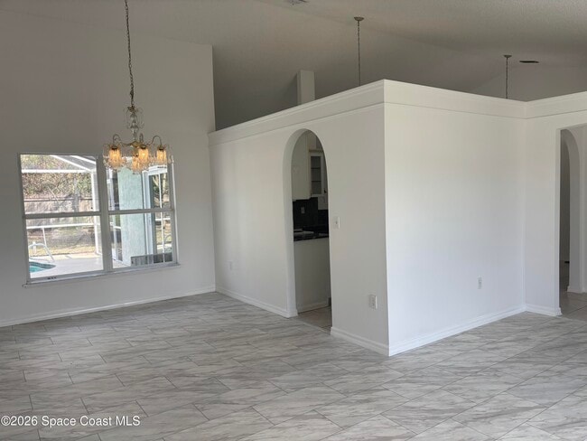 Building Photo - 443 Collings St SE