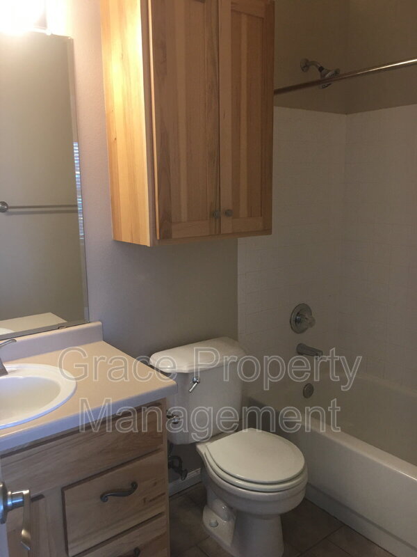 Building Photo - 3006 W 107th Pl