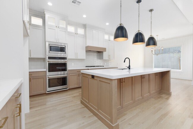 Building Photo - 2926 Naboo Ln