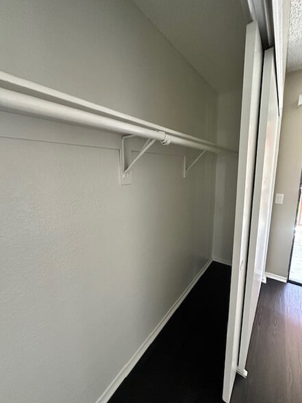 Ample closet space (primary bedroom) - 7385 Lariat Pl