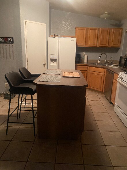 Building Photo - 34401 Ann Black St