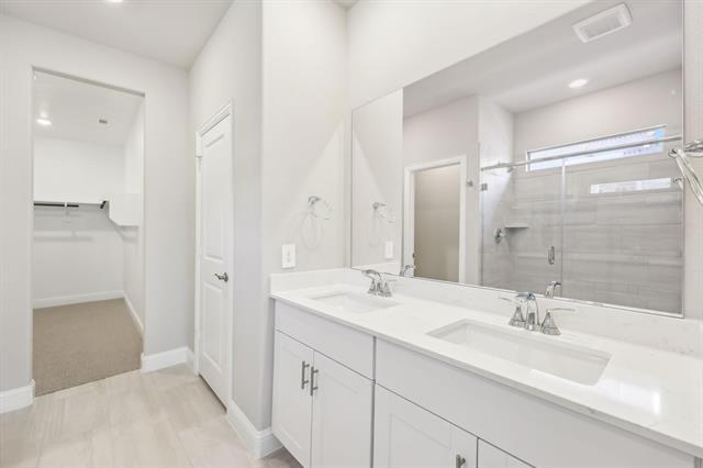 Building Photo - 502 Blanton St