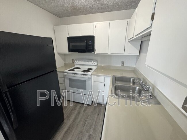 Building Photo - 3501 W 21st St N