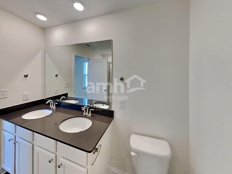 Building Photo - 5316 Trust Dr