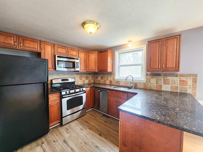 Building Photo - 67 Burgundy Dr
