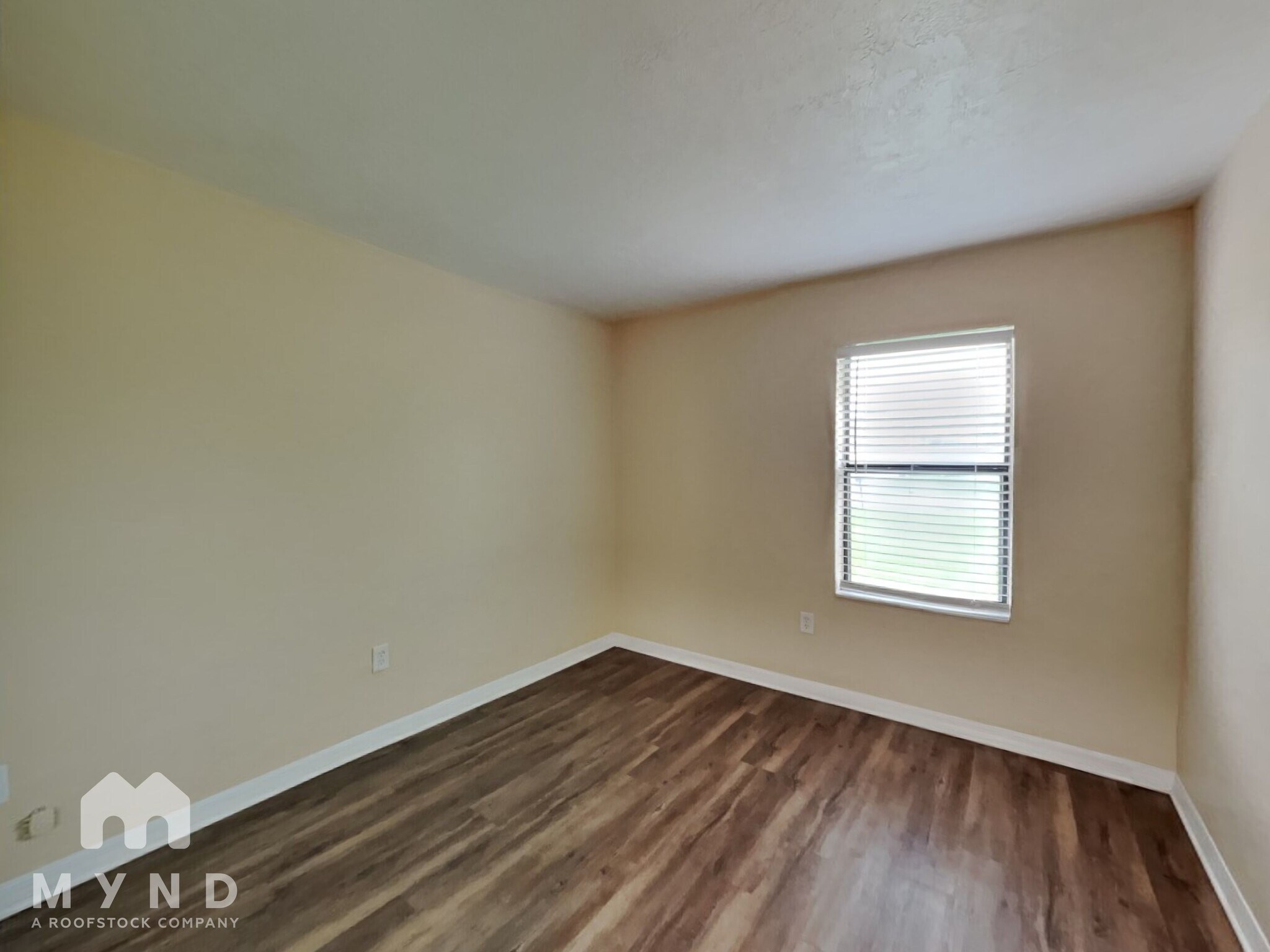 Building Photo - 1942 Peoria St