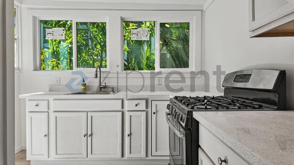 Building Photo - Unit Apt 1