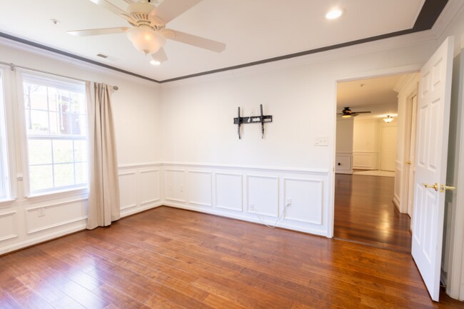 Building Photo - 2406 Dominion Dr