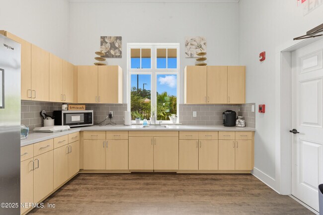 Building Photo - 43 Cardinal Br Ln