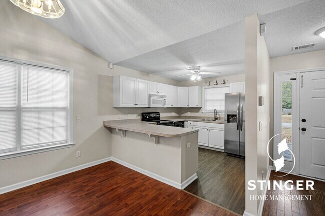 Building Photo - 15 Mary Elizabeth Dr