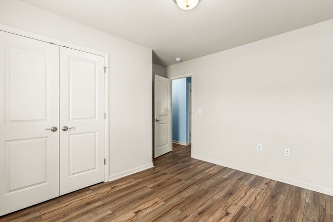 Building Photo - 404 Sullivan Loop Rd