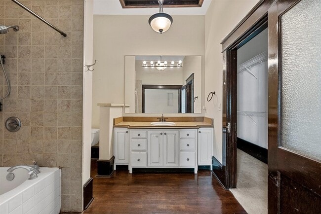 Building Photo - 109 Cedar St