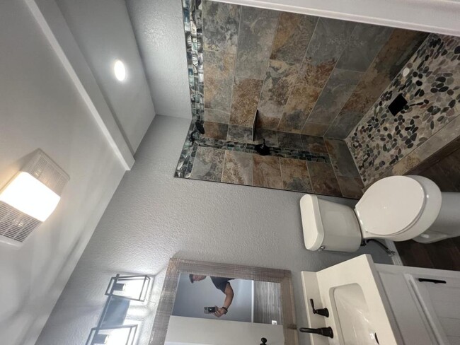 Building Photo - 14106 E 19th Pl S