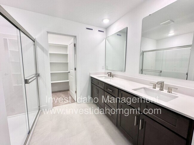 Building Photo - Spacious Luxury Townhome Designed for Modern Living available soon!