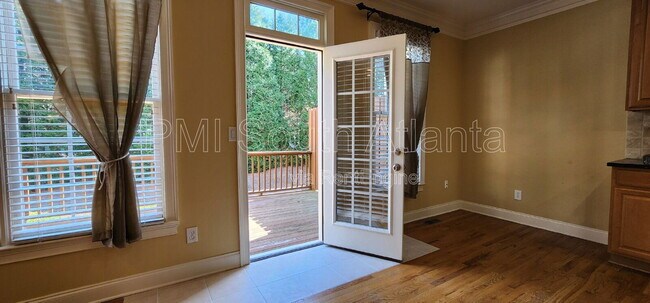 Building Photo - 106 Lexington Village