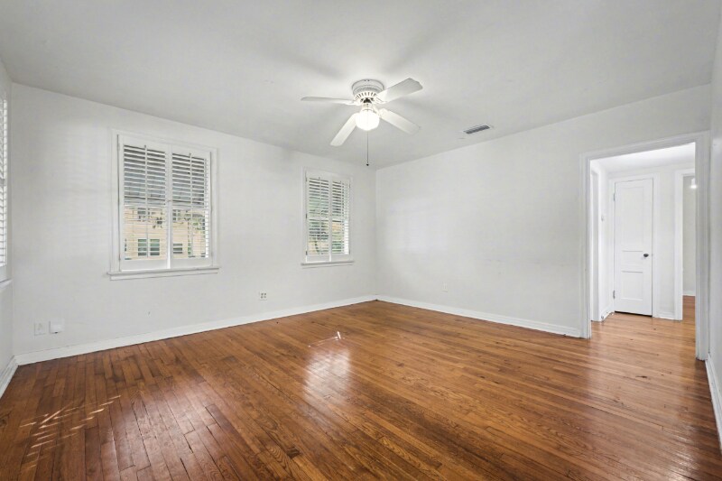 Building Photo - 2652 Merwyn Rd