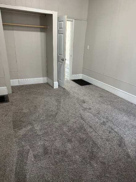 Building Photo - 1018 8th St S