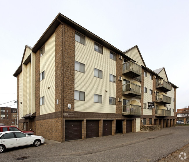 Primary Photo - North Campus