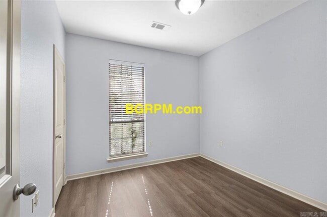 Building Photo - 3 Bed 2 Bath House for Rent!