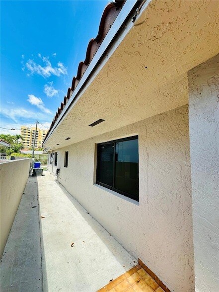 Building Photo - 201 SW 40th Ave