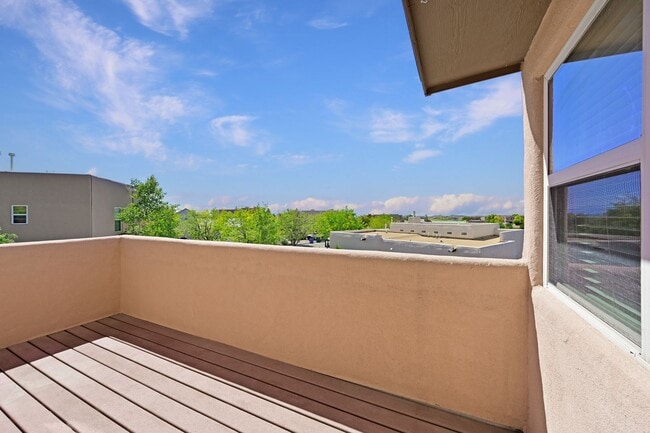 Building Photo - Bright Tierra Contenta Retreat