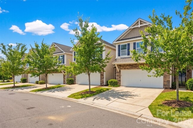 Building Photo - 872 Summerlake Dr