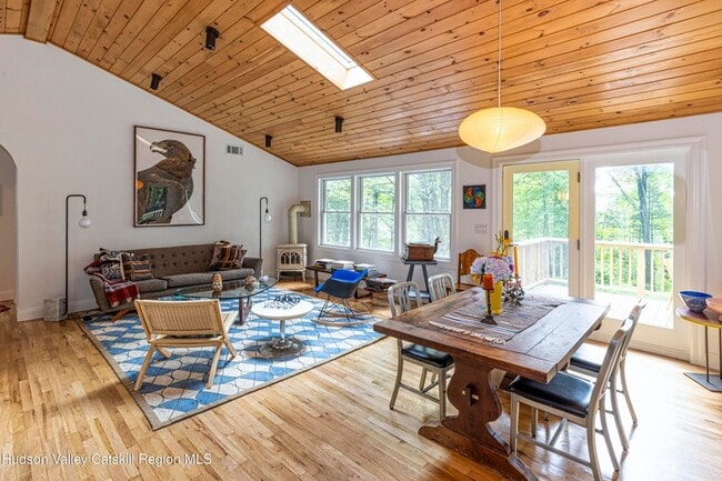 Building Photo - 19 Bakertown Rd