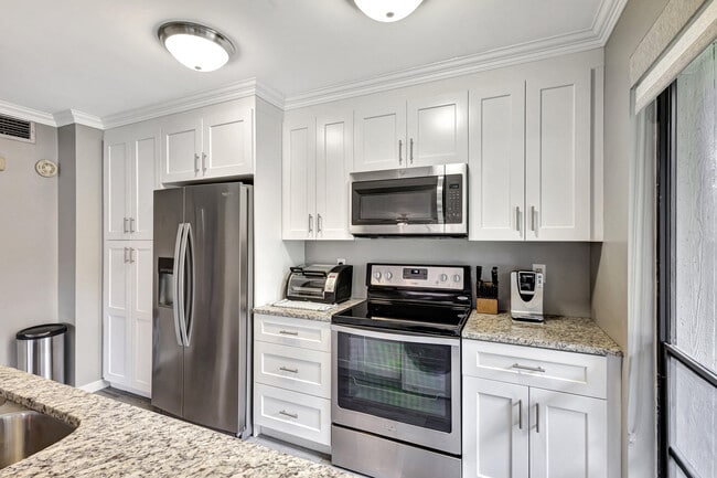 Building Photo - 618 Brackenwood Cove