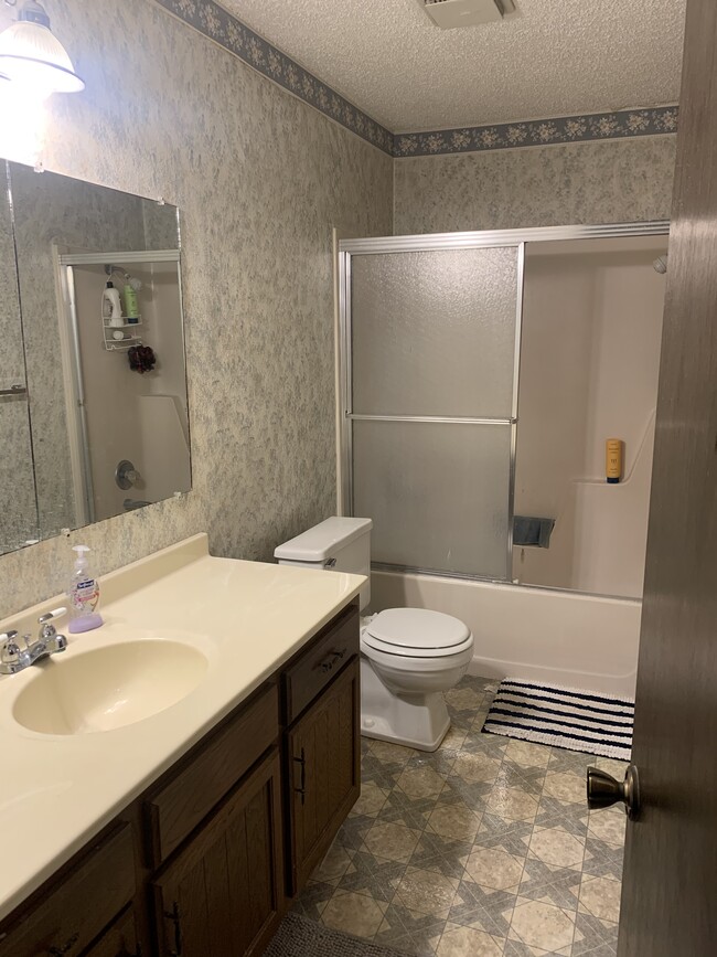 Bathroom with tub/shower combo - 513 W 36th St