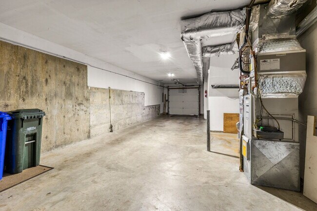 Building Photo - 10267 NW Alder Grove Ln