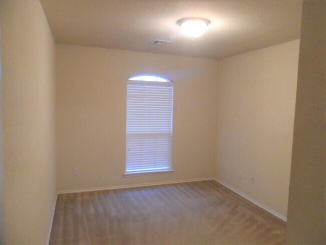 Building Photo - 3613 Ellis Ave
