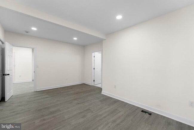 Building Photo - 509 McCabe Ave