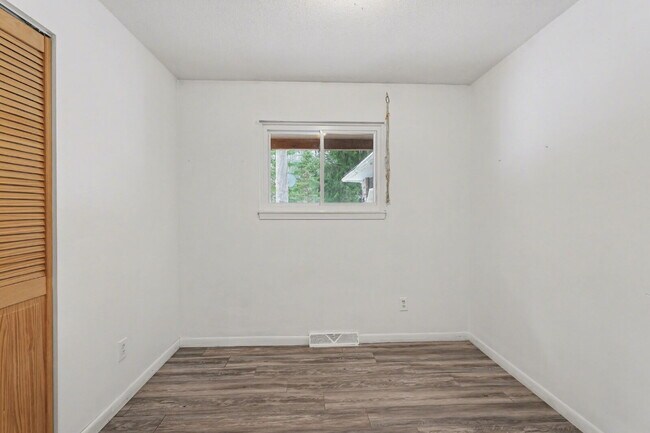 Building Photo - Beautifully Updated 4-bedroom, 2-bathroom Rental Property- $2100/Month