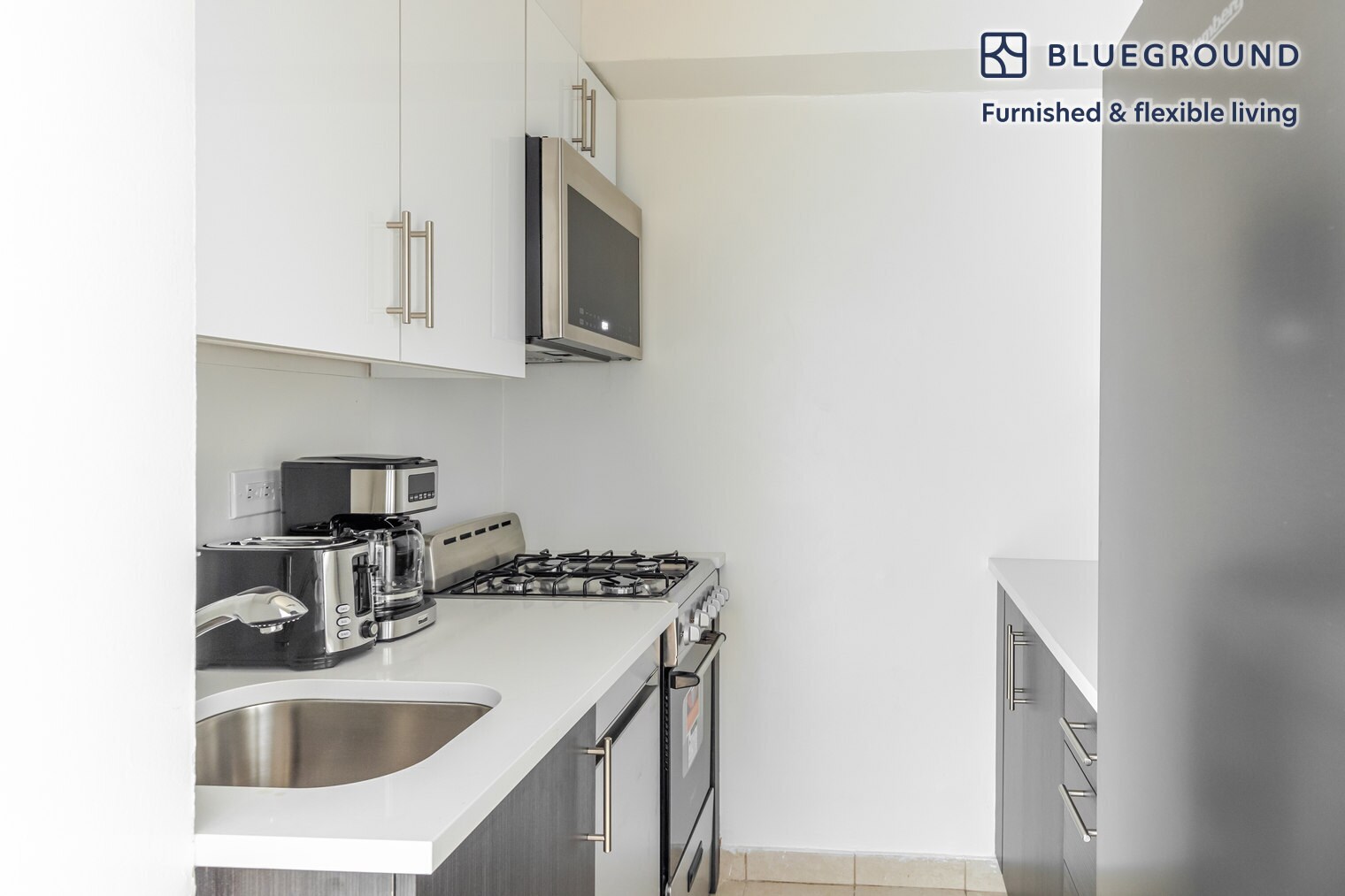 Building Photo - 300 E 51st St