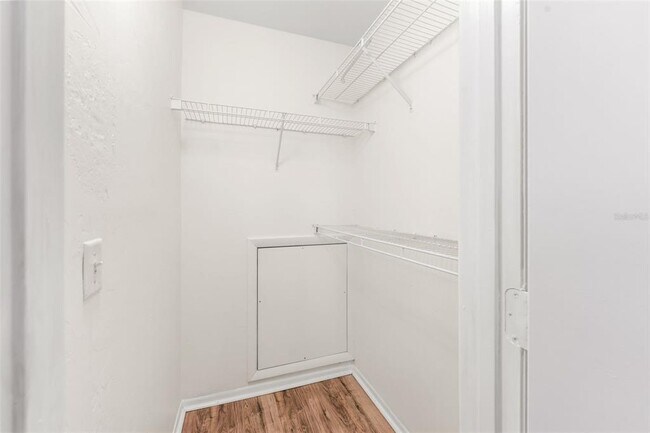 Building Photo - 4000 SW 23rd St