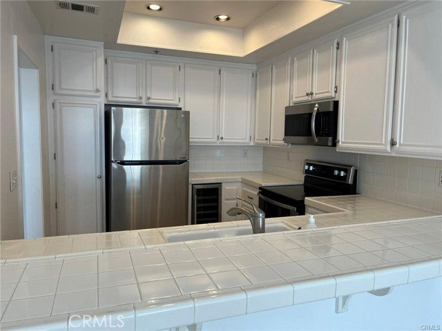 Building Photo - 210 Lille Ln