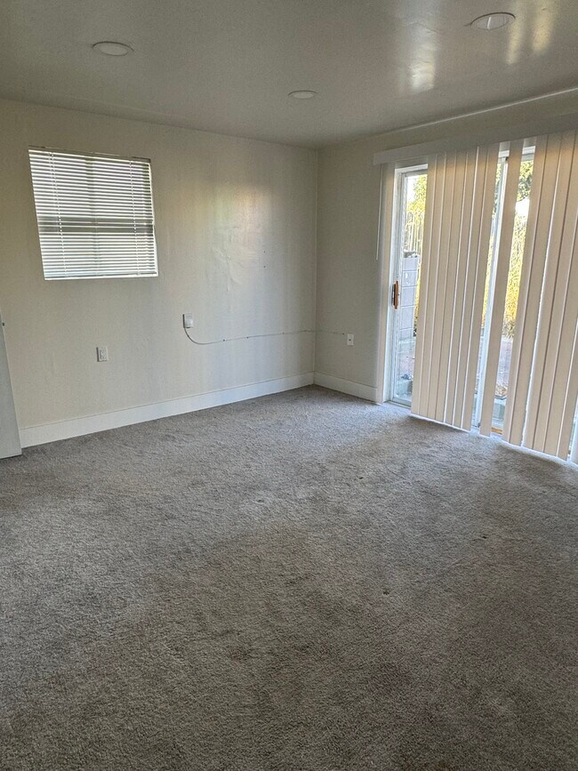 Building Photo - 1449 S Mayfair Ave