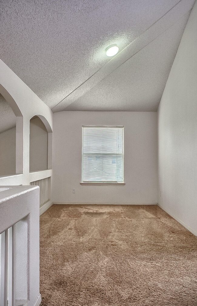 Building Photo - 401 Santorini Ct