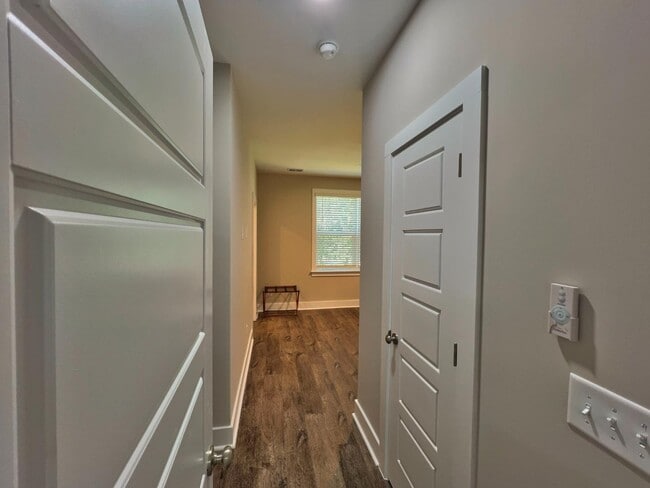 Building Photo - 3925 Overbrook Dr