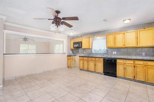 Building Photo - 16900 Wellborne Rd