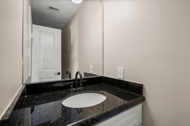 Building Photo - 29515 Legends Line Dr