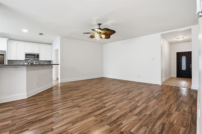 Building Photo - 1631 Hade Meadow Ln