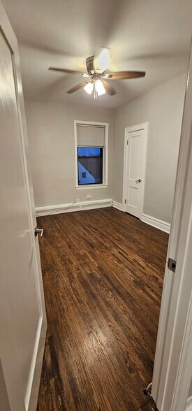 Building Photo - 3827 N Drake Ave