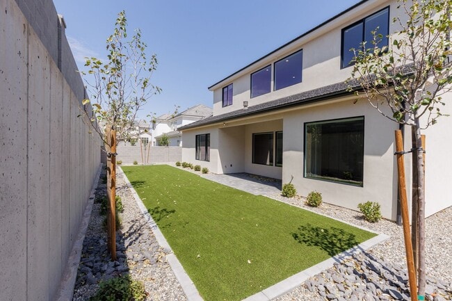 Building Photo - 2926 Naboo Ln