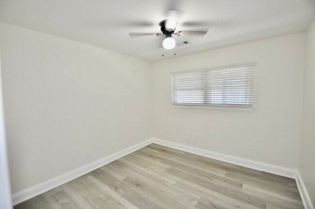 Building Photo - 7634 Wynlea St