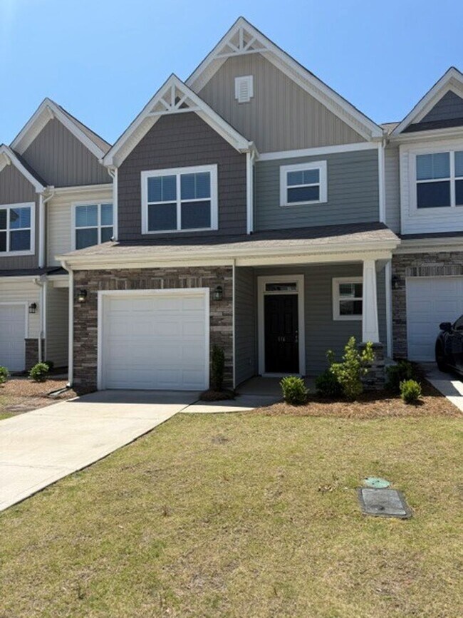 Building Photo - Coming Soon - Lovely 2 Bedroom 2.5 Bath Townhome Powdersville!
