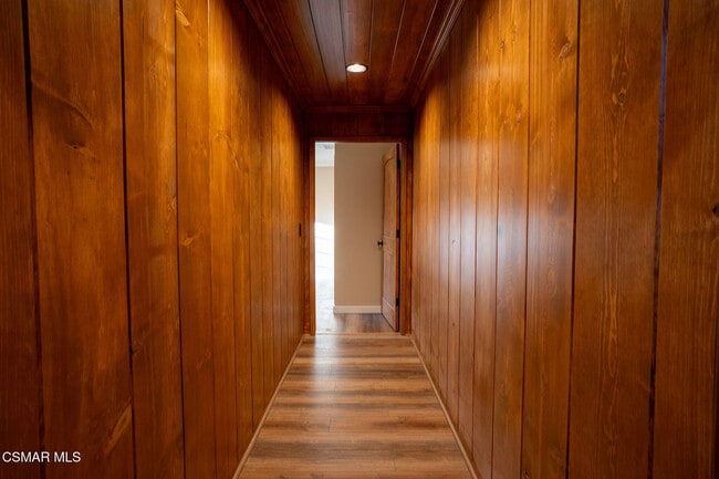 Building Photo - 1753 Hidden Vly Rd