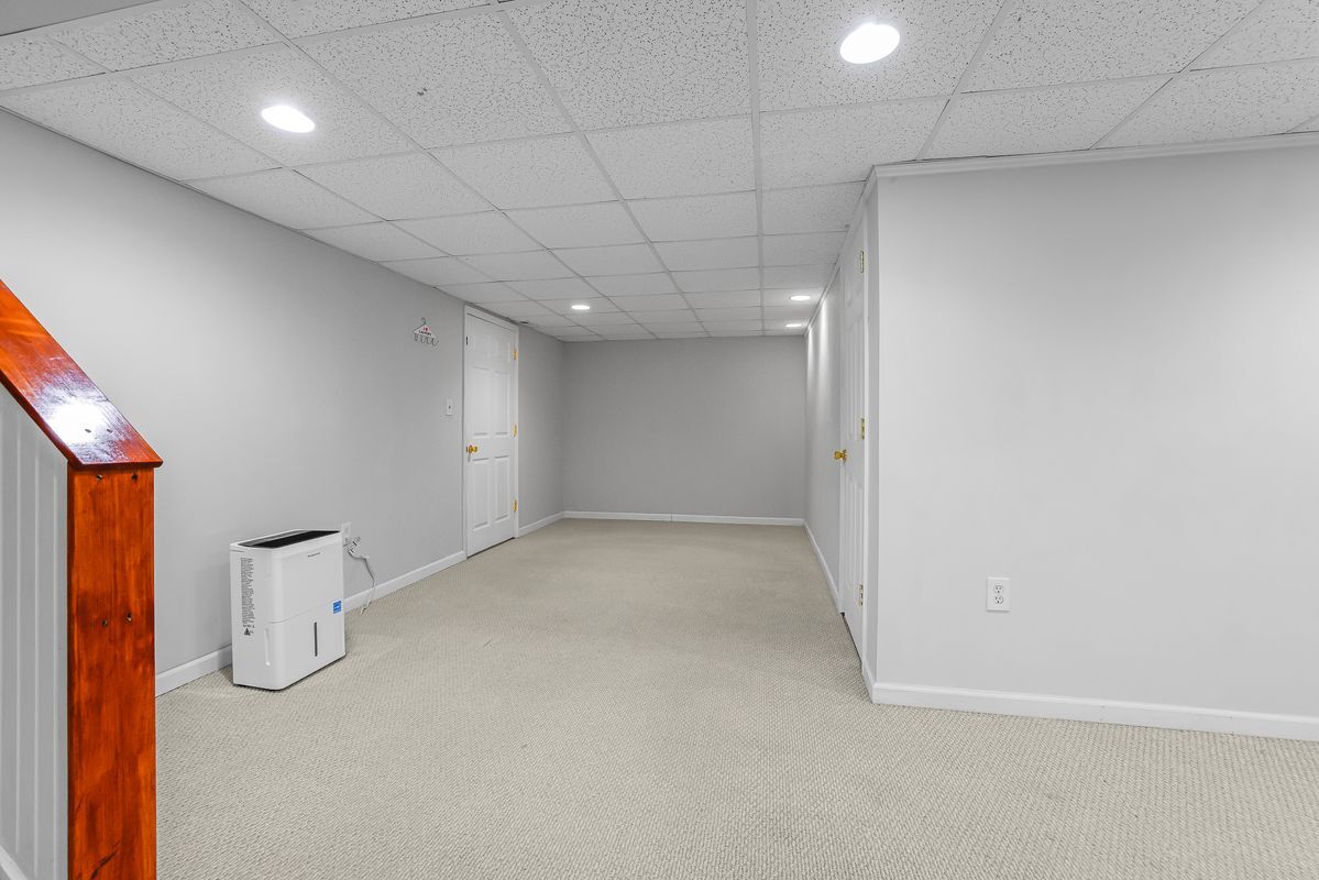 Building Photo - 363 Chickory Way