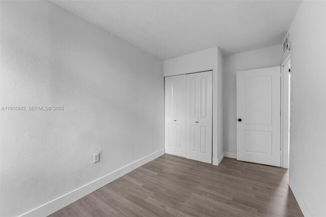 Building Photo - 6011 SW 69th St